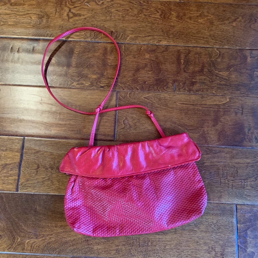VINTAGE GREAT AMERICAN Purse 1980's Red with Hidden Keyring Inside